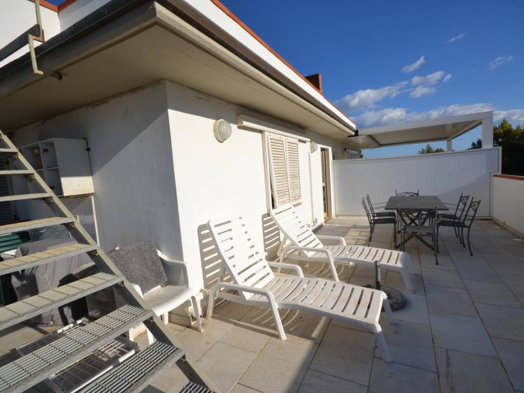 appartamento in vendita a Pietrasanta in zona Tonfano