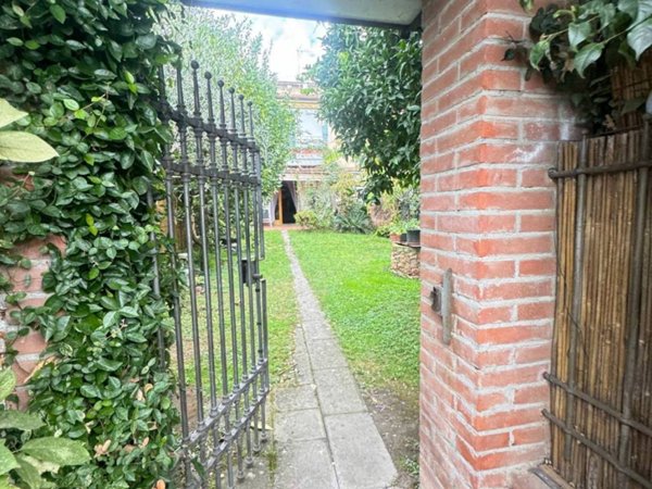 casa indipendente in vendita a Pietrasanta