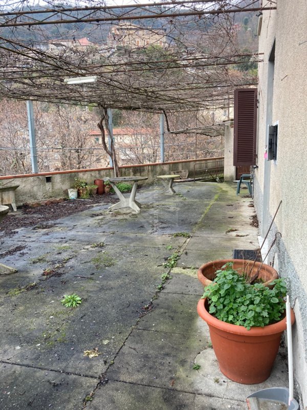 casa indipendente in vendita a Pietrasanta in zona Capezzano Monte