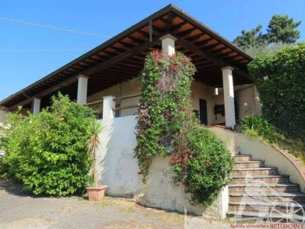 casa indipendente in vendita a Pietrasanta in zona Strettoia