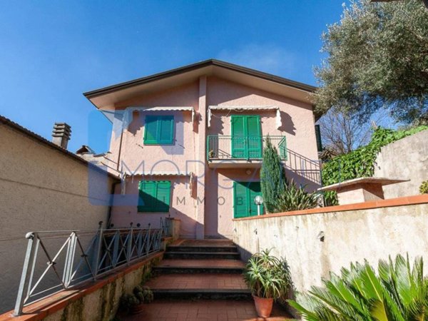 casa indipendente in vendita a Pietrasanta