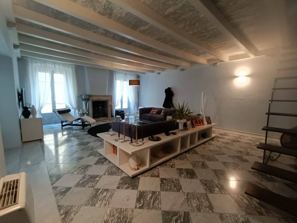 casa indipendente in vendita a Pietrasanta
