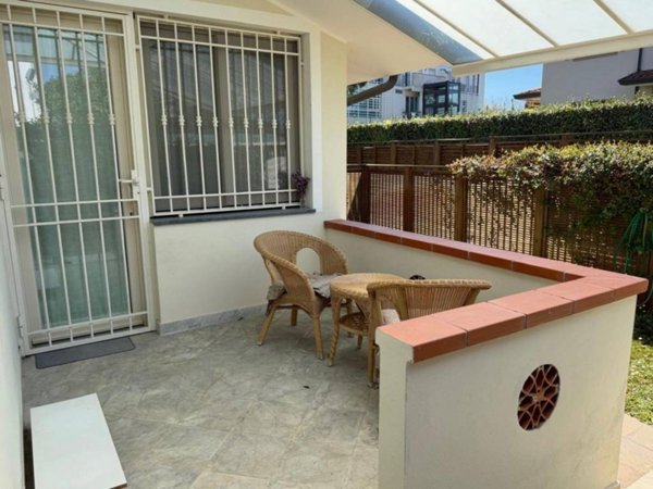 appartamento in vendita a Pietrasanta in zona Focette