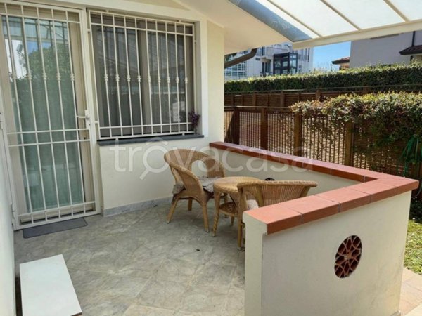 appartamento in vendita a Pietrasanta in zona Focette