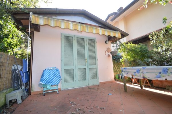 casa indipendente in vendita a Pietrasanta in zona Marina di Pietrasanta