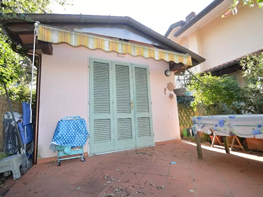 casa indipendente in vendita a Pietrasanta in zona Fiumetto