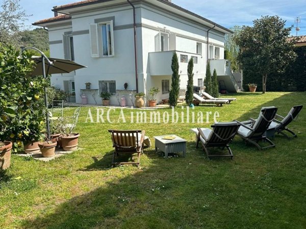 casa indipendente in vendita a Pietrasanta