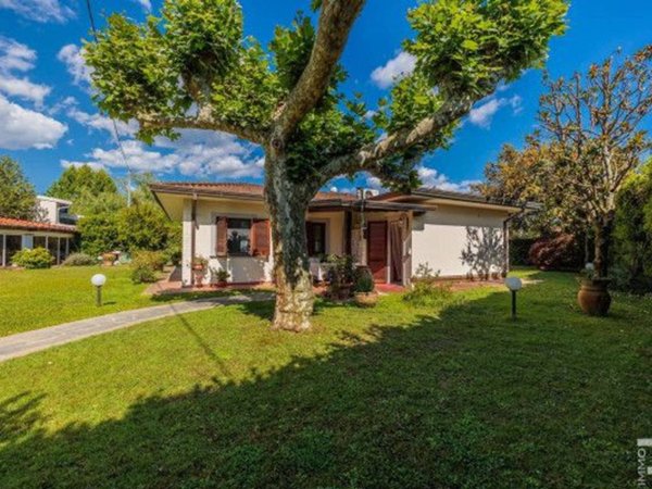 casa indipendente in vendita a Pietrasanta