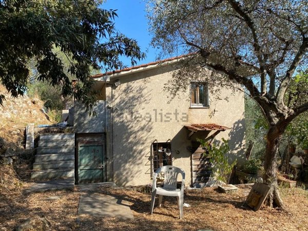 appartamento in vendita a Pietrasanta in zona Capezzano Monte