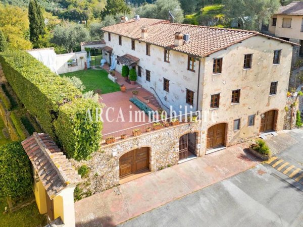 intera palazzina in vendita a Pietrasanta