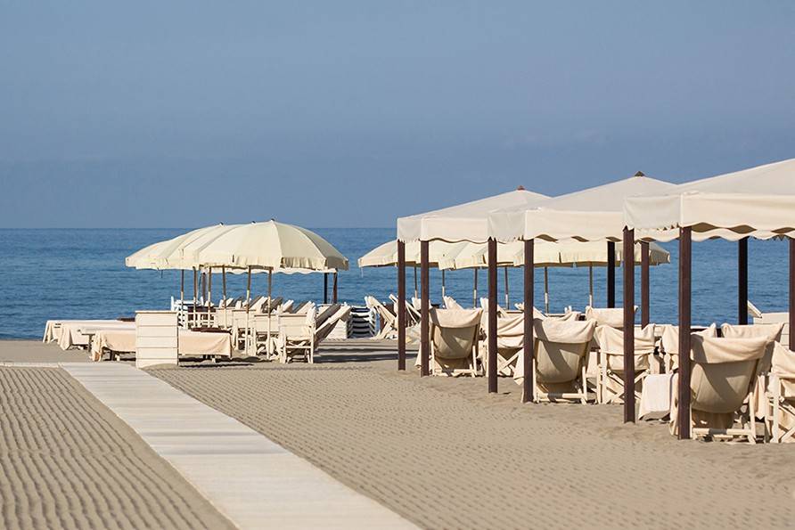 negozio in vendita a Pietrasanta in zona Marina di Pietrasanta