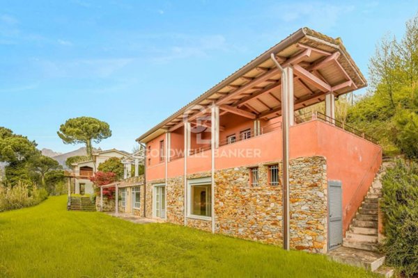 casa indipendente in vendita a Pietrasanta