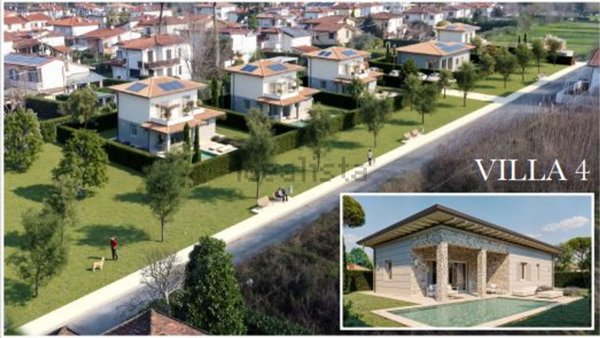 casa indipendente in vendita a Pietrasanta in zona Tonfano