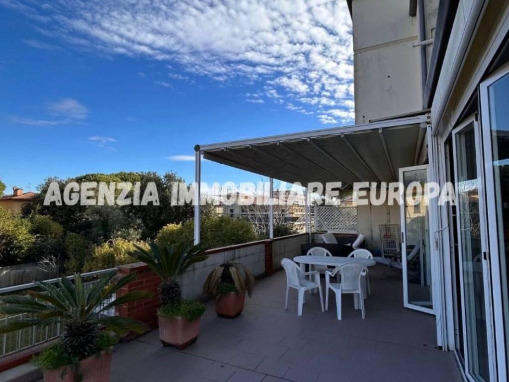 appartamento in vendita a Pietrasanta in zona Focette