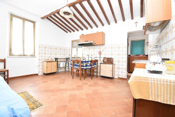 appartamento in vendita a Pietrasanta in zona Vallecchia