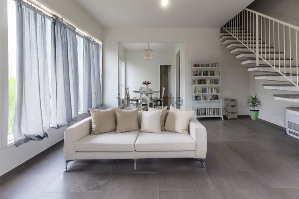 casa indipendente in vendita a Pietrasanta in zona Tonfano