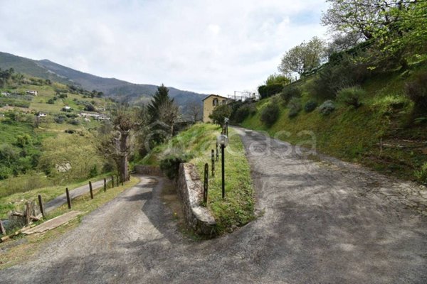 villa in vendita a Pietrasanta in zona Strettoia