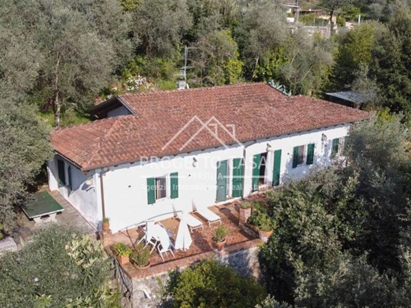 casa indipendente in vendita a Pietrasanta
