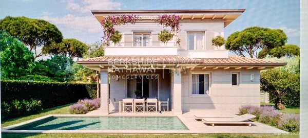 casa indipendente in vendita a Pietrasanta in zona Tonfano