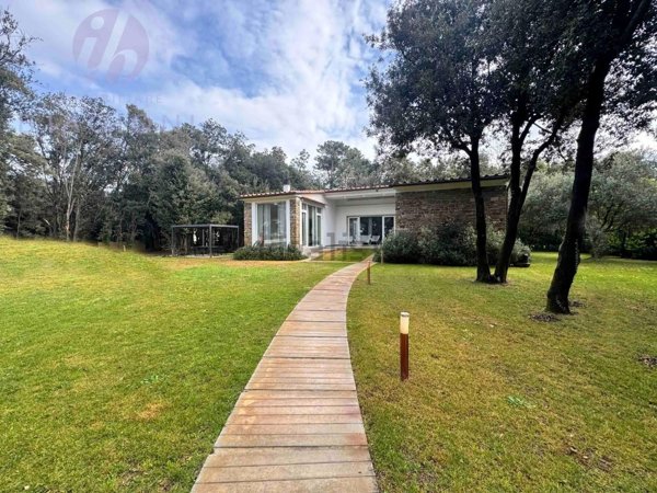 casa indipendente in vendita a Pietrasanta in zona Tonfano