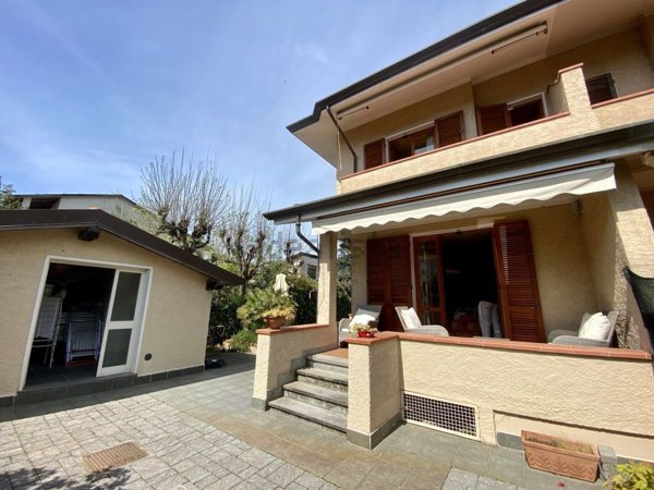 casa indipendente in vendita a Pietrasanta in zona Fiumetto