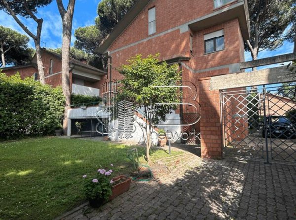 casa indipendente in vendita a Pietrasanta