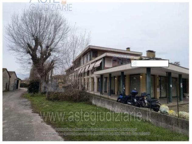 appartamento in vendita a Pietrasanta in zona Vallecchia