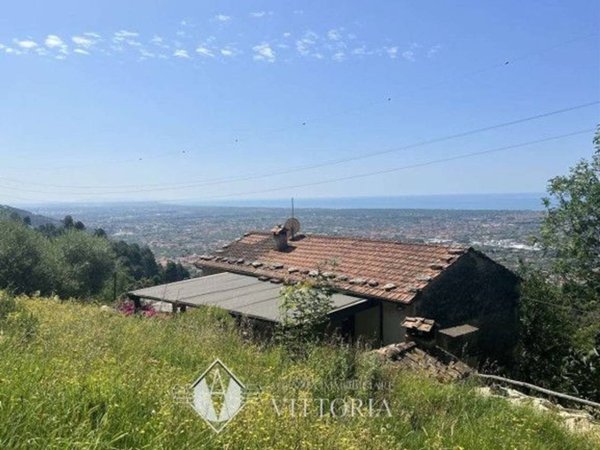 casa indipendente in vendita a Pietrasanta