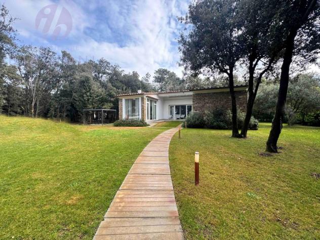 casa indipendente in vendita a Pietrasanta in zona Tonfano