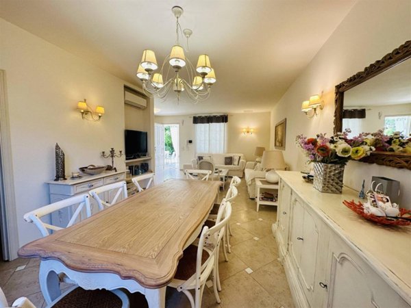 casa indipendente in vendita a Pietrasanta in zona Fiumetto