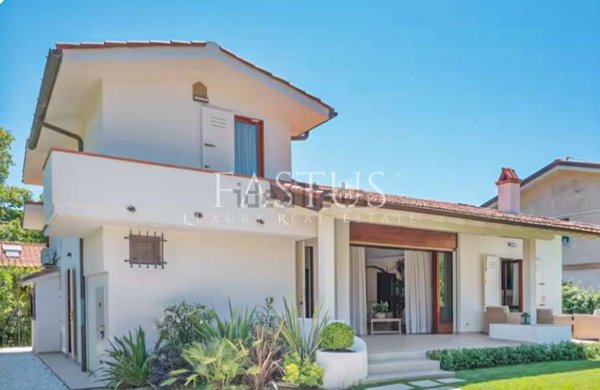 casa indipendente in vendita a Pietrasanta in zona Focette