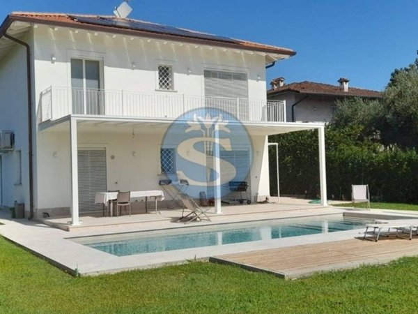 casa indipendente in vendita a Pietrasanta