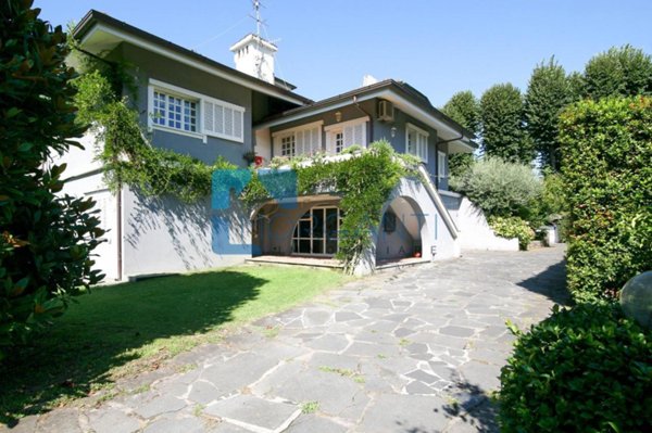 casa indipendente in vendita a Pietrasanta