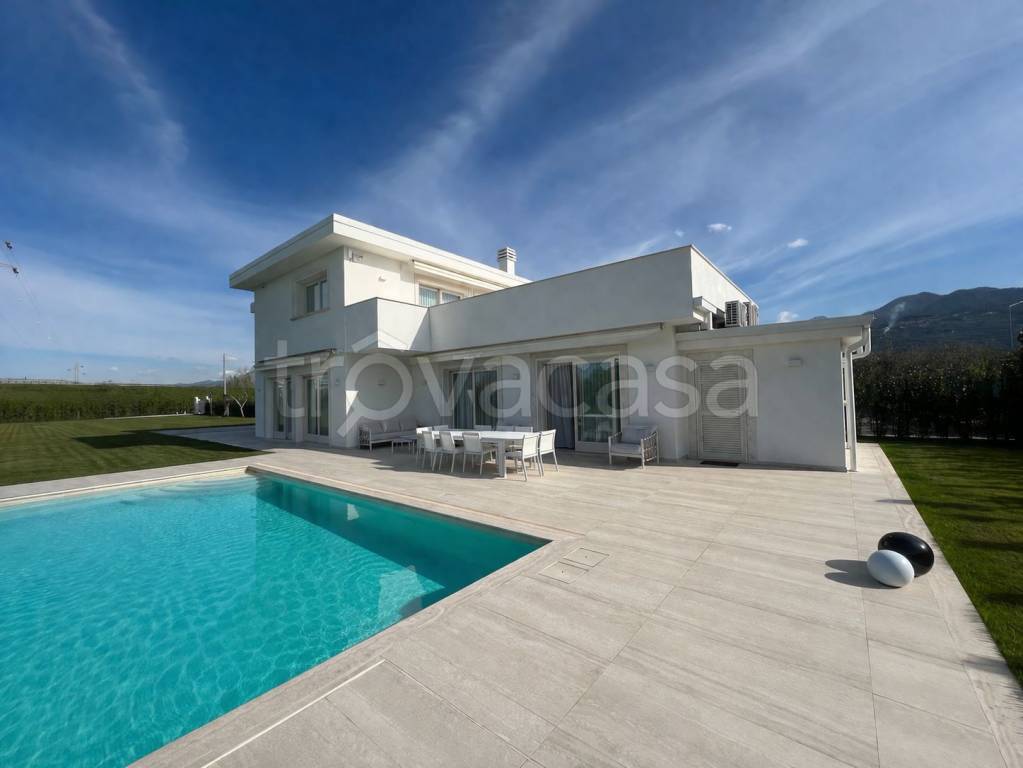 casa indipendente in vendita a Pietrasanta in zona Marina di Pietrasanta