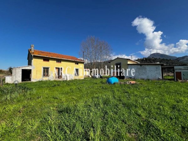 casa indipendente in vendita a Pietrasanta