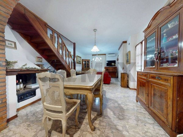 casa indipendente in vendita a Pietrasanta
