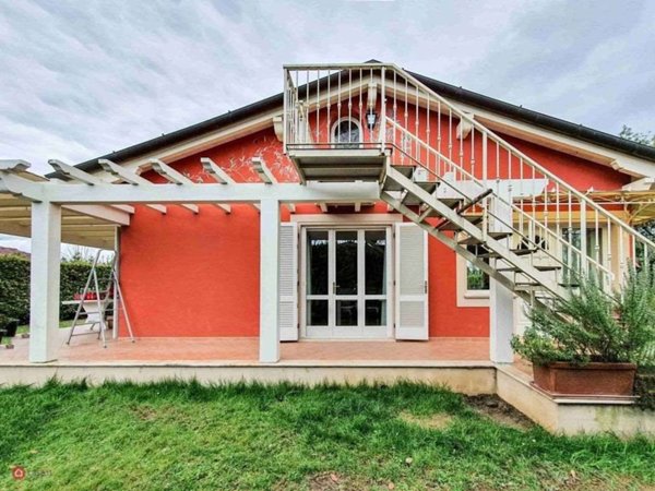 casa indipendente in vendita a Pietrasanta in zona Marina di Pietrasanta