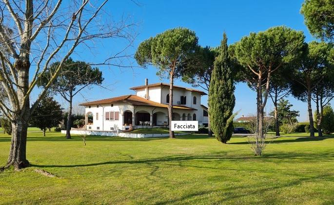casa indipendente in vendita a Pietrasanta in zona Marina di Pietrasanta