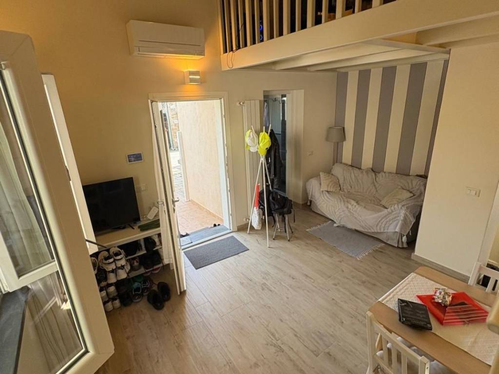 casa indipendente in vendita a Pietrasanta in zona Crociale