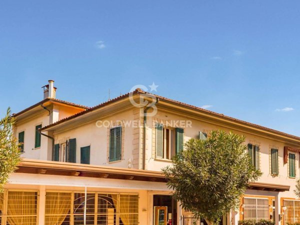 appartamento in vendita a Pietrasanta in zona Marina di Pietrasanta