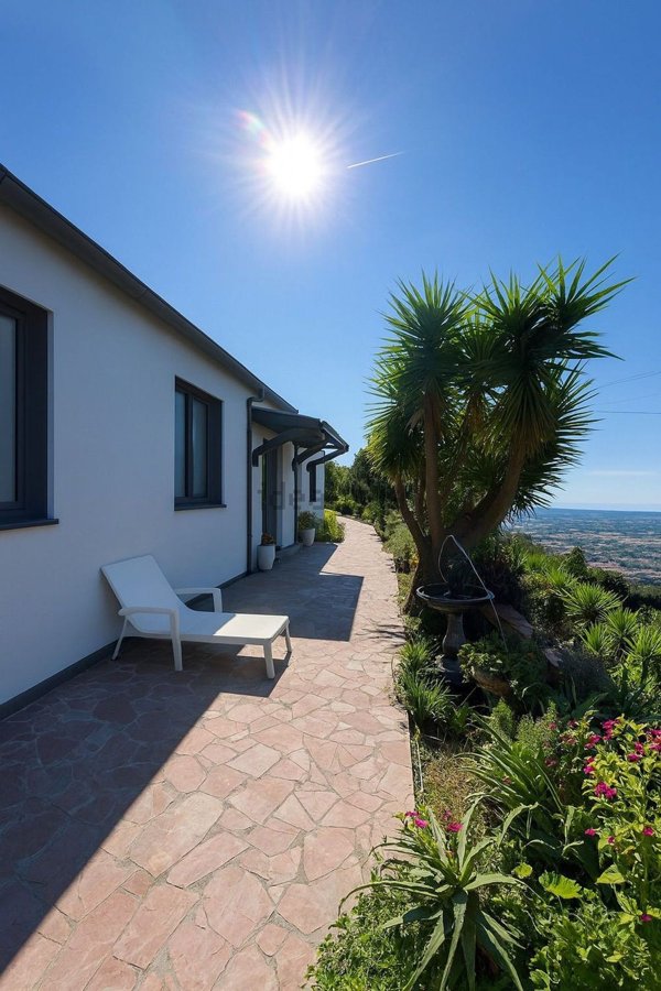 casa semindipendente in vendita a Pietrasanta in zona Capriglia