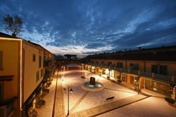 locale di sgombero in vendita a Pietrasanta