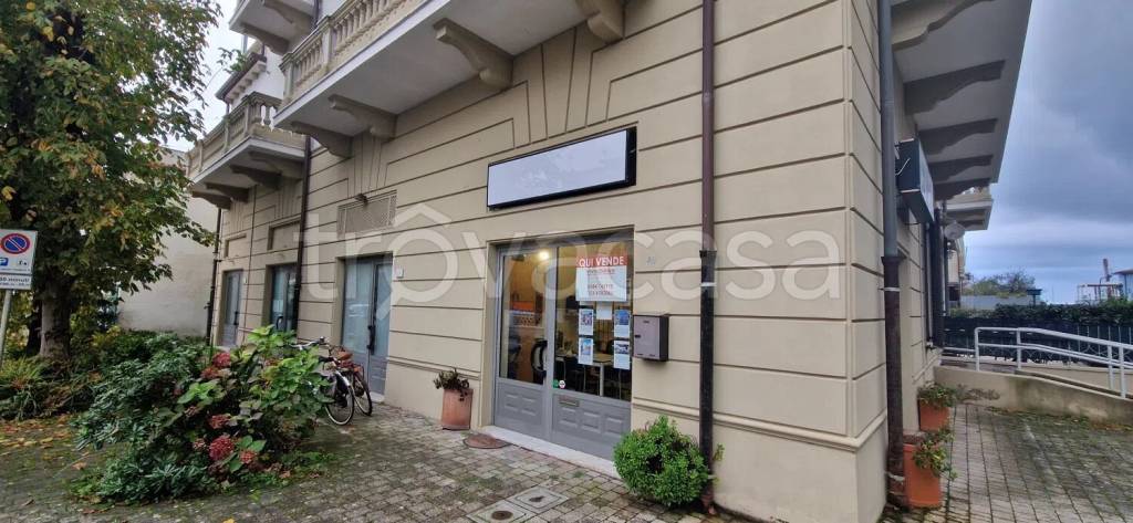 appartamento in vendita a Pietrasanta in zona Fiumetto