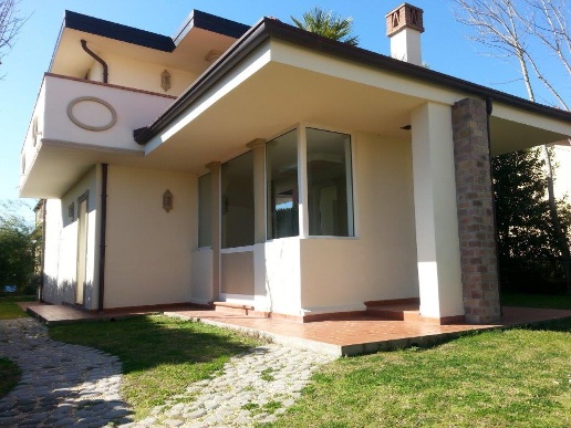 casa indipendente in vendita a Pietrasanta