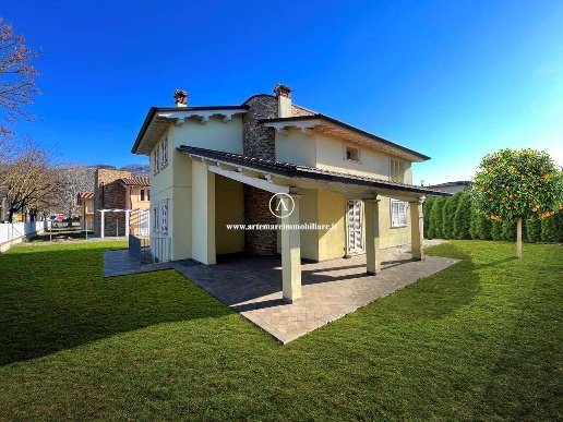 casa indipendente in vendita a Pietrasanta