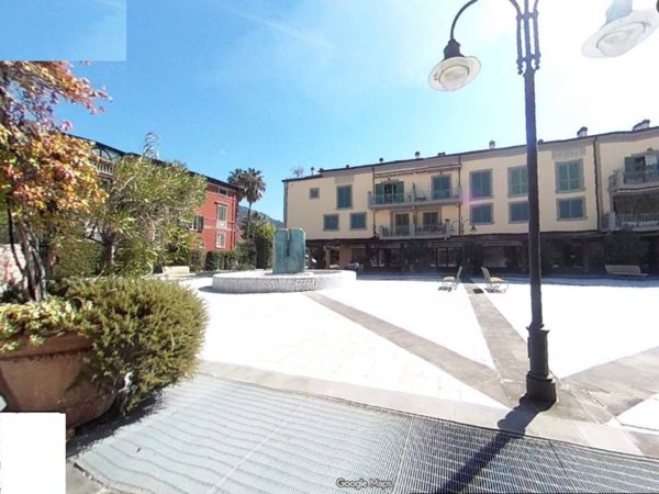 negozio in vendita a Pietrasanta