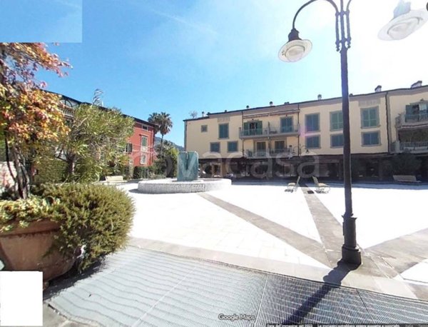 negozio in vendita a Pietrasanta