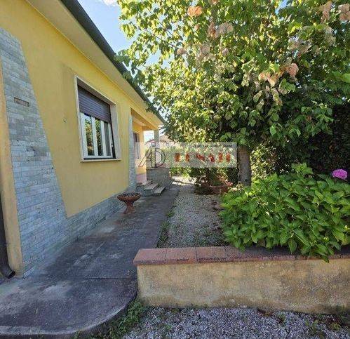 casa indipendente in vendita a Pietrasanta