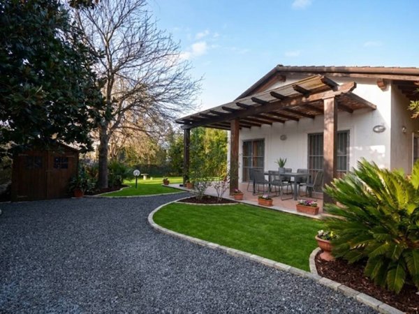 casa indipendente in vendita a Pietrasanta in zona Marina di Pietrasanta