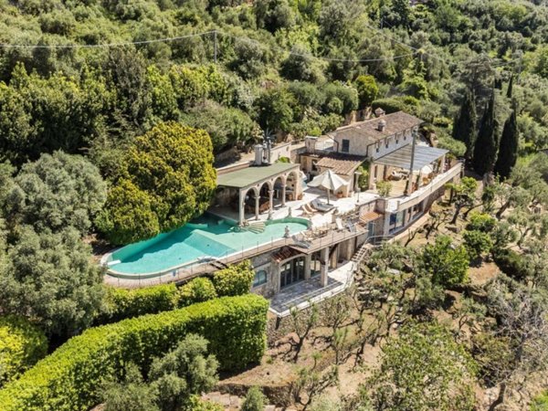 casa indipendente in vendita a Pietrasanta in zona Capriglia